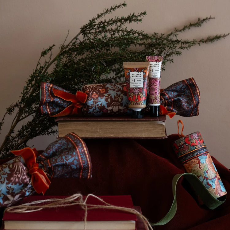 William Morris At Home Oak & Willow Use & Reuse Fabric Cracker