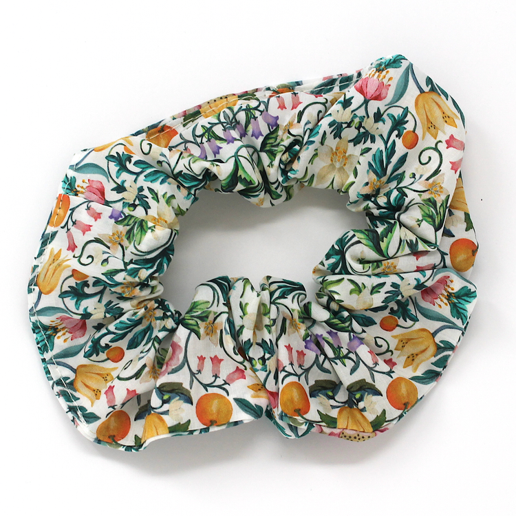 Art of Craft Scrunchie - May's Orchard - White